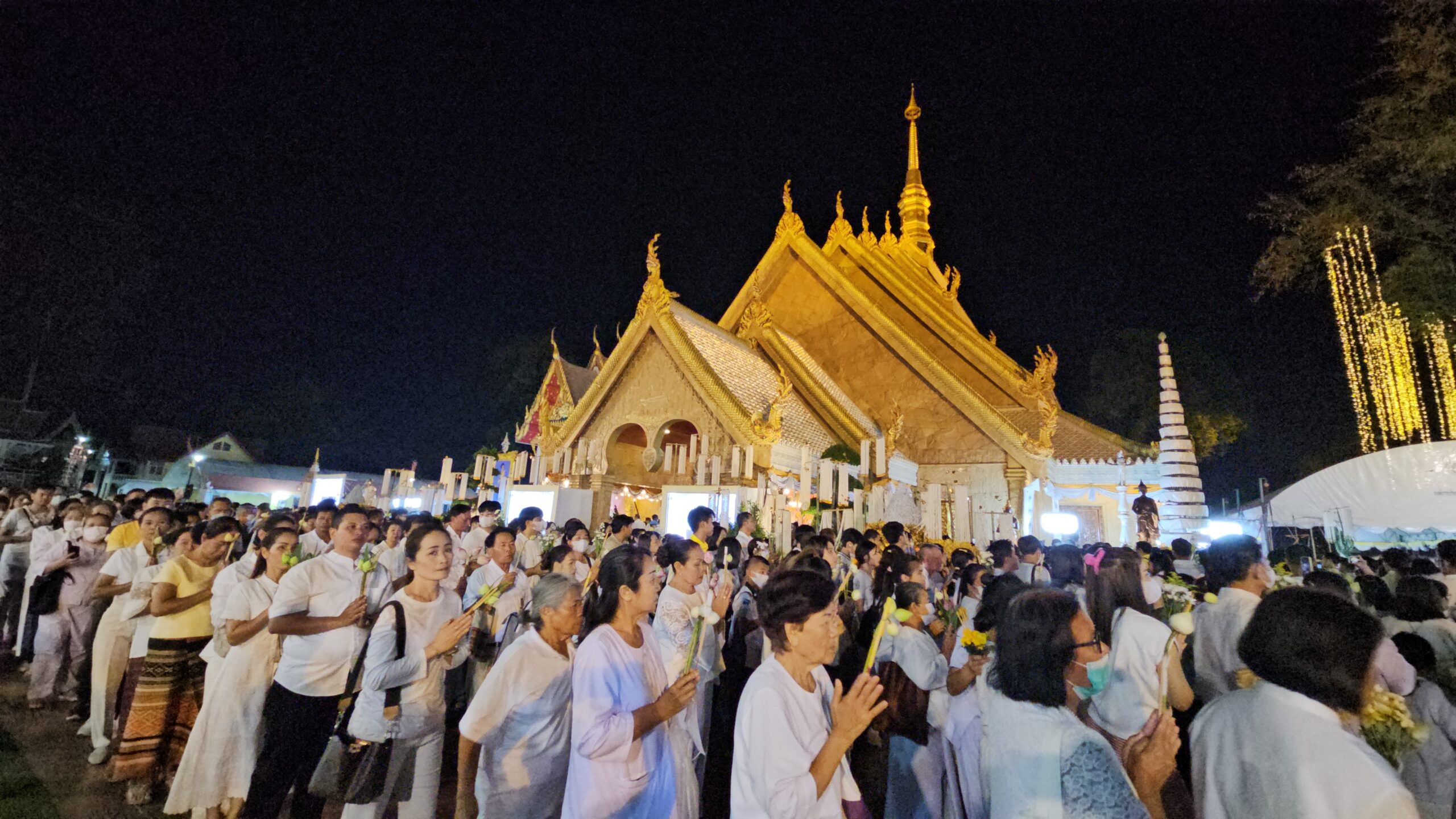 สักการะพระบรมธาตุฯ อุบลราชธานี