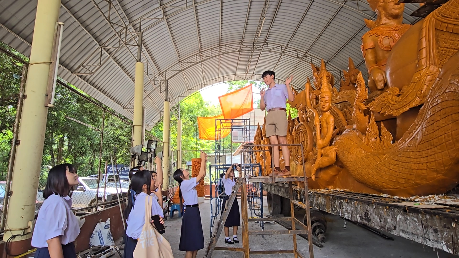 แห่เทียนอุบล
